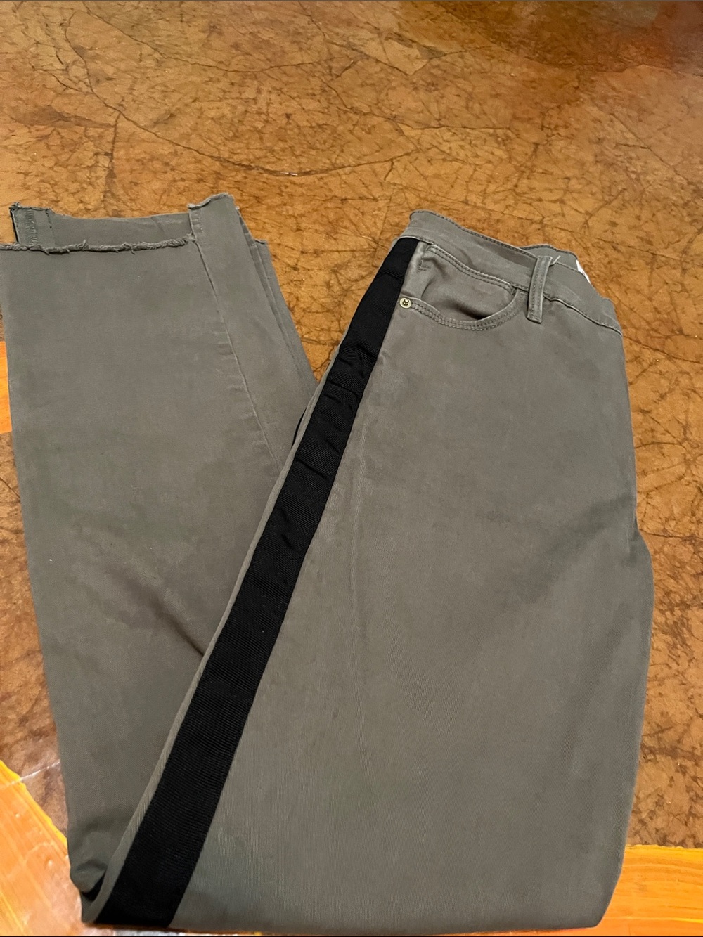 Frame Denim Le High Straight women’s Sz 25 waist Raw Hem